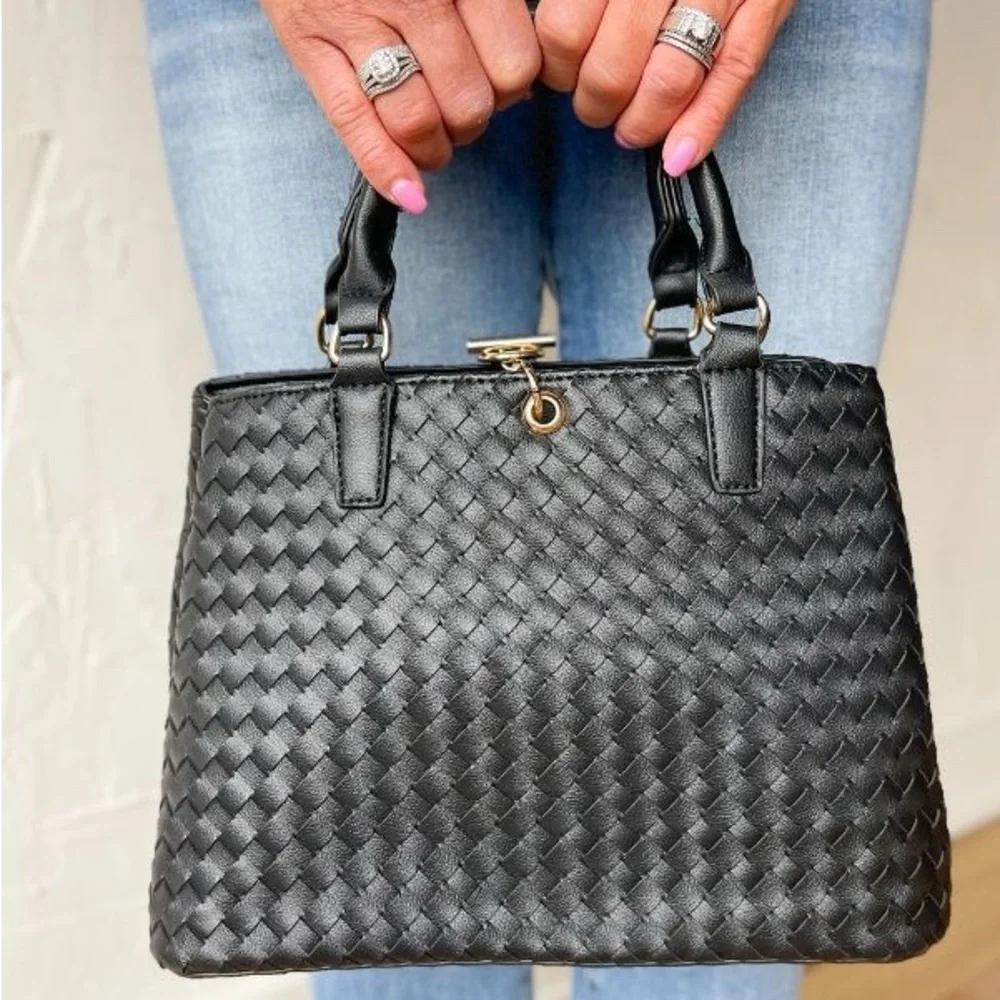 FASHION CHIC BLACK HANDLE SATCHEL BAG - Picture 1 of 6